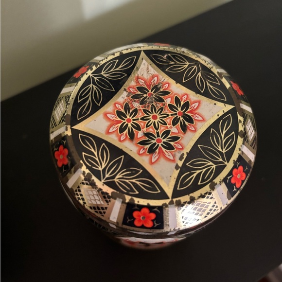Lot of 2 Vintage Tea Tins ~ Design By Daher Floral Tin & Hinged Geisha Tin - Picture 8 of 8